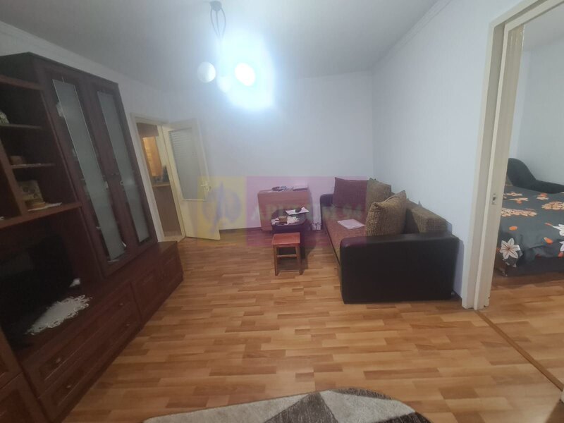 Apartament cu 2 camere de vanzare in Campina - Zona Cuza