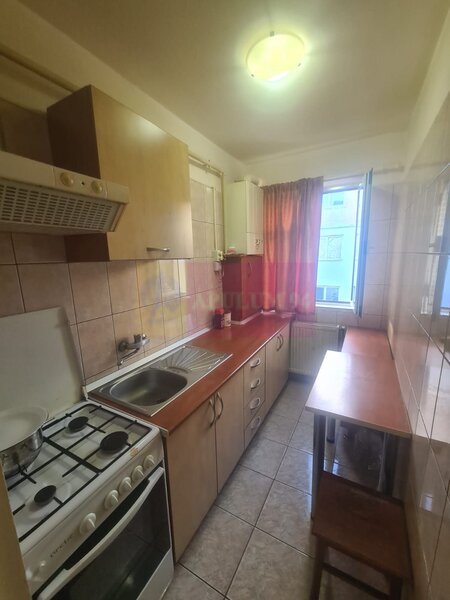 Apartament cu 2 camere de vanzare in Campina - Zona Cuza